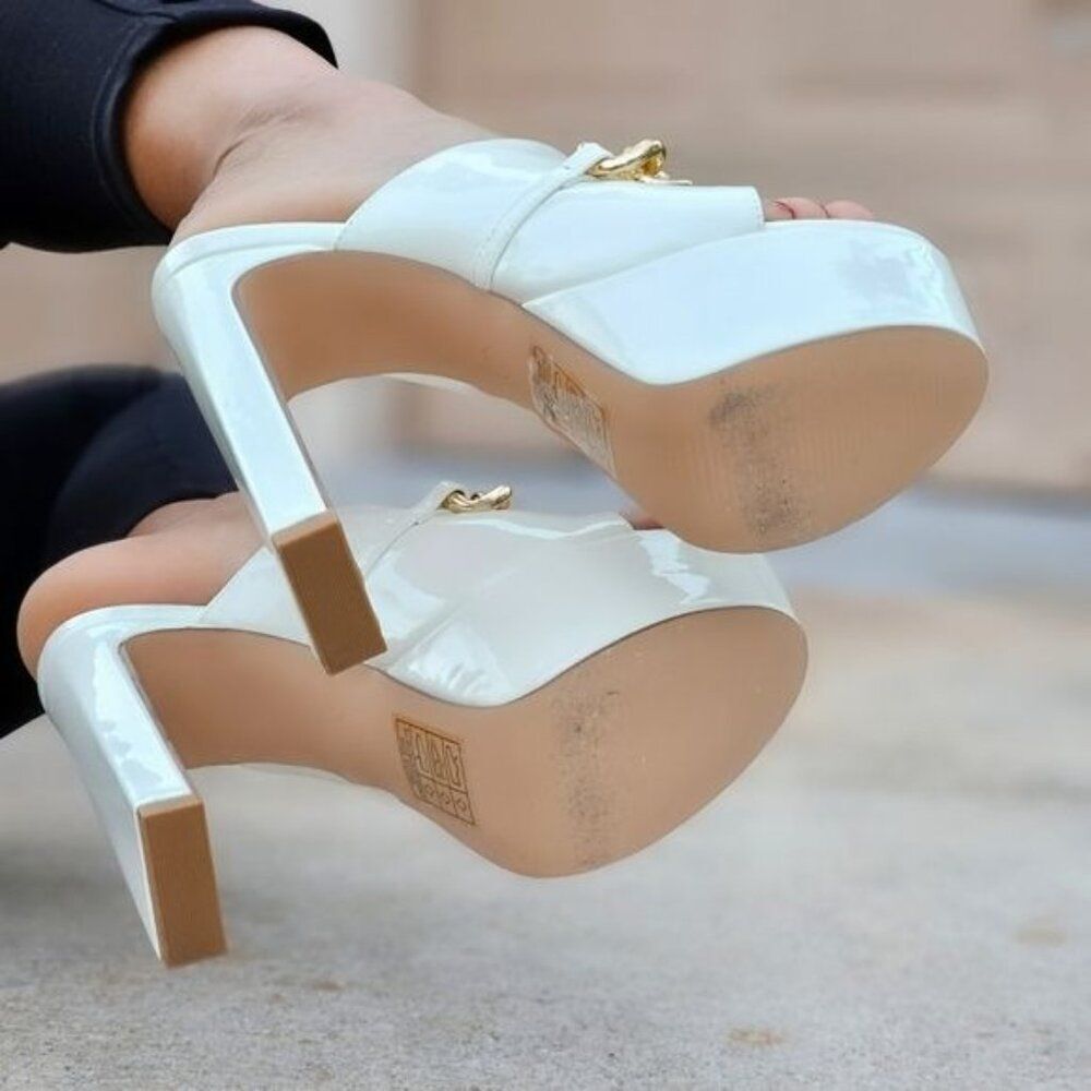 Women's White Patent Platform Mules Stiletto Heels Gold Chain Accent - Picture 5 of 6